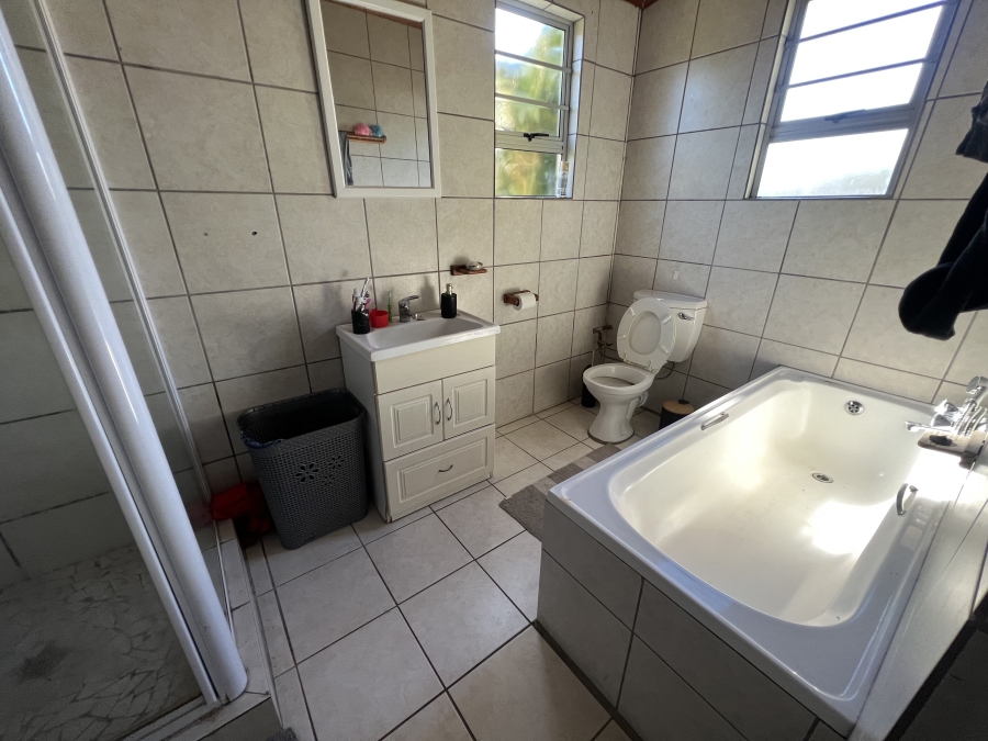 4 Bedroom Property for Sale in Berea Eastern Cape